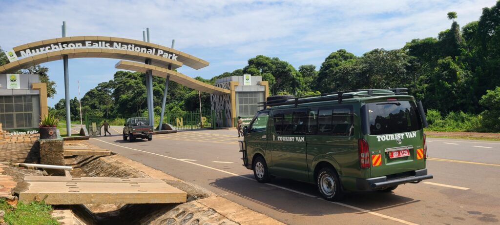 Driving to Murchison falls park